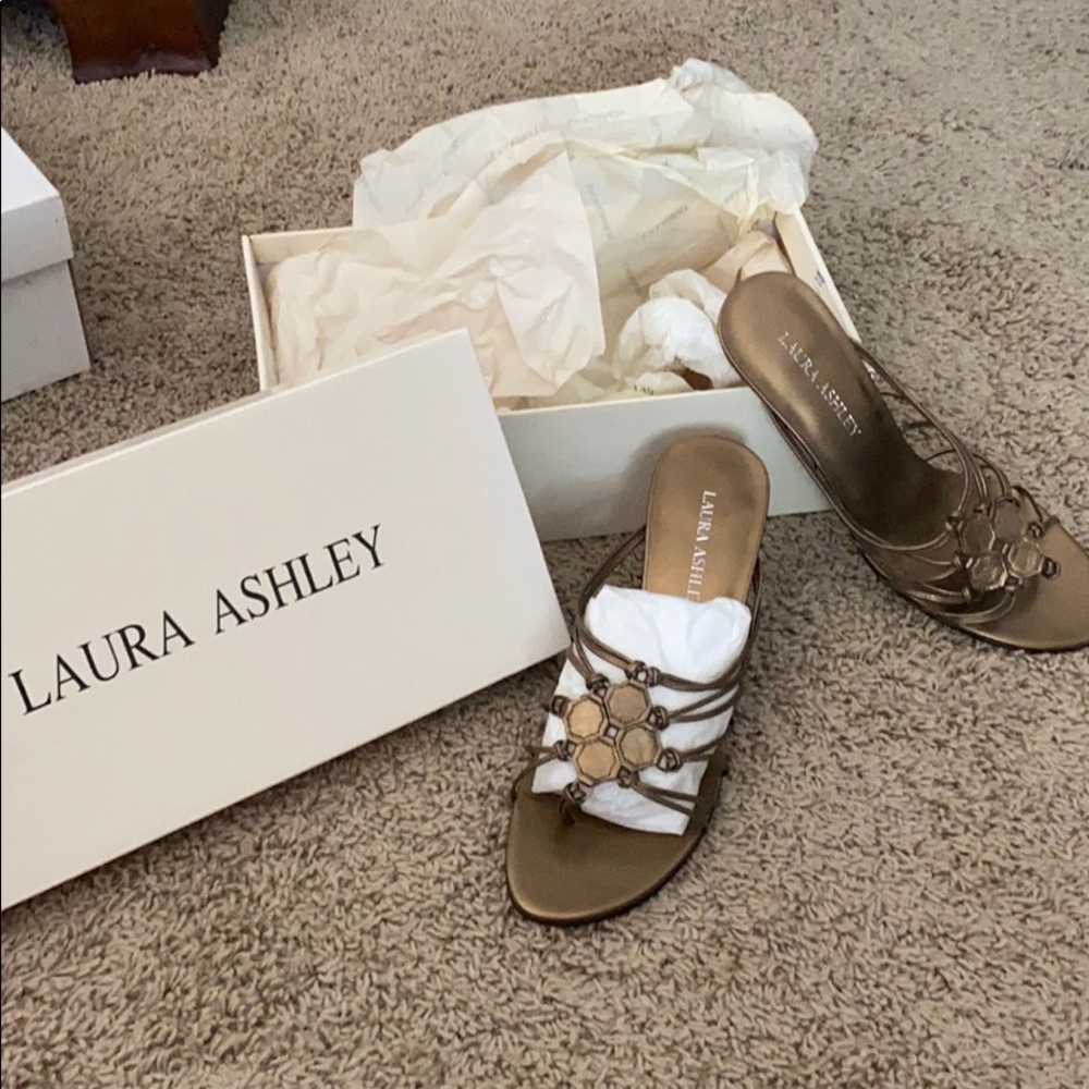 NWT Laura Ashley slide kitten heels